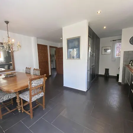 Villa Dea - Away From - Families Only