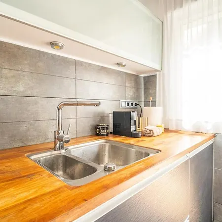 Villa Dea - Away From - Families Only