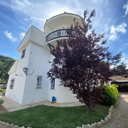 Villa Dea - Away From - Families Only *