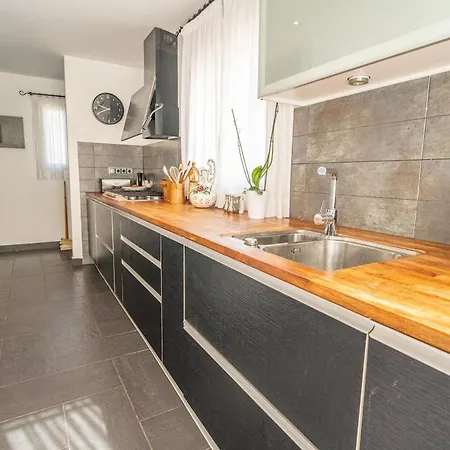 Dea - Away From - Families Only Villa