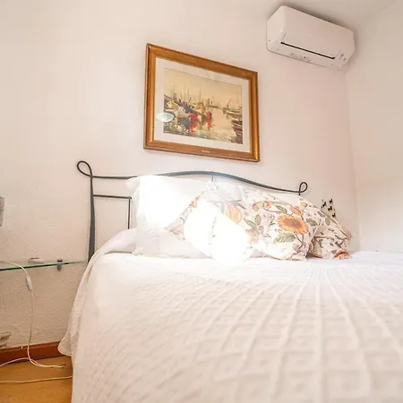 Villa Dea - Away From - Families Only *