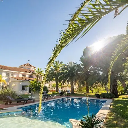 Dea - Away From - Families Only Villa *