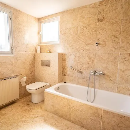 Villa Dea - Away From - Families Only Salou