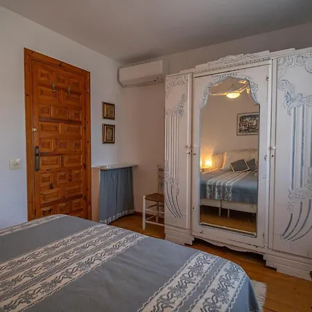 Villa Dea - Away From - Families Only